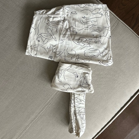 WeWoreWhat Workout Set - Picture 2 of 2